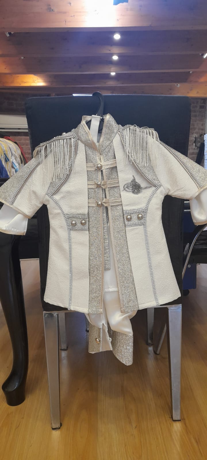 افخم وارقى الطقومات العثمانية للامراء الصغار