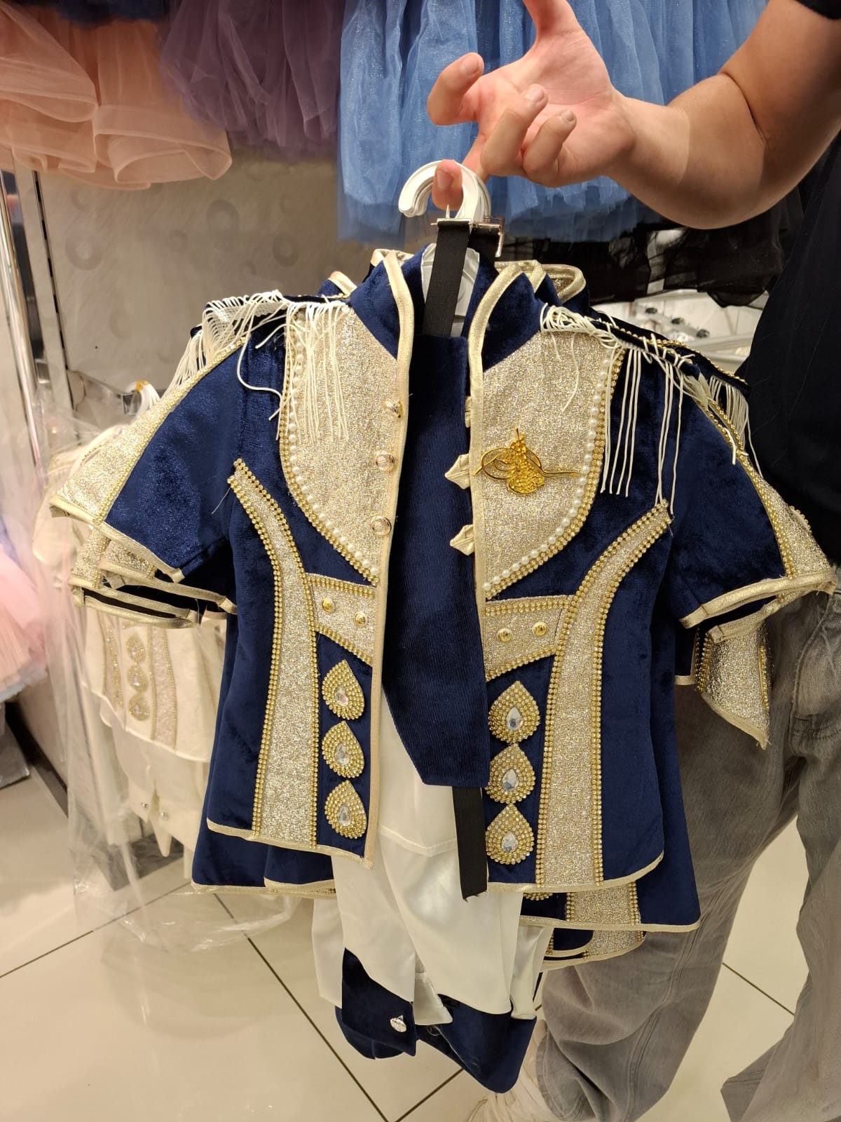 افخم وارقى الطقومات العثمانية للامراء الصغار