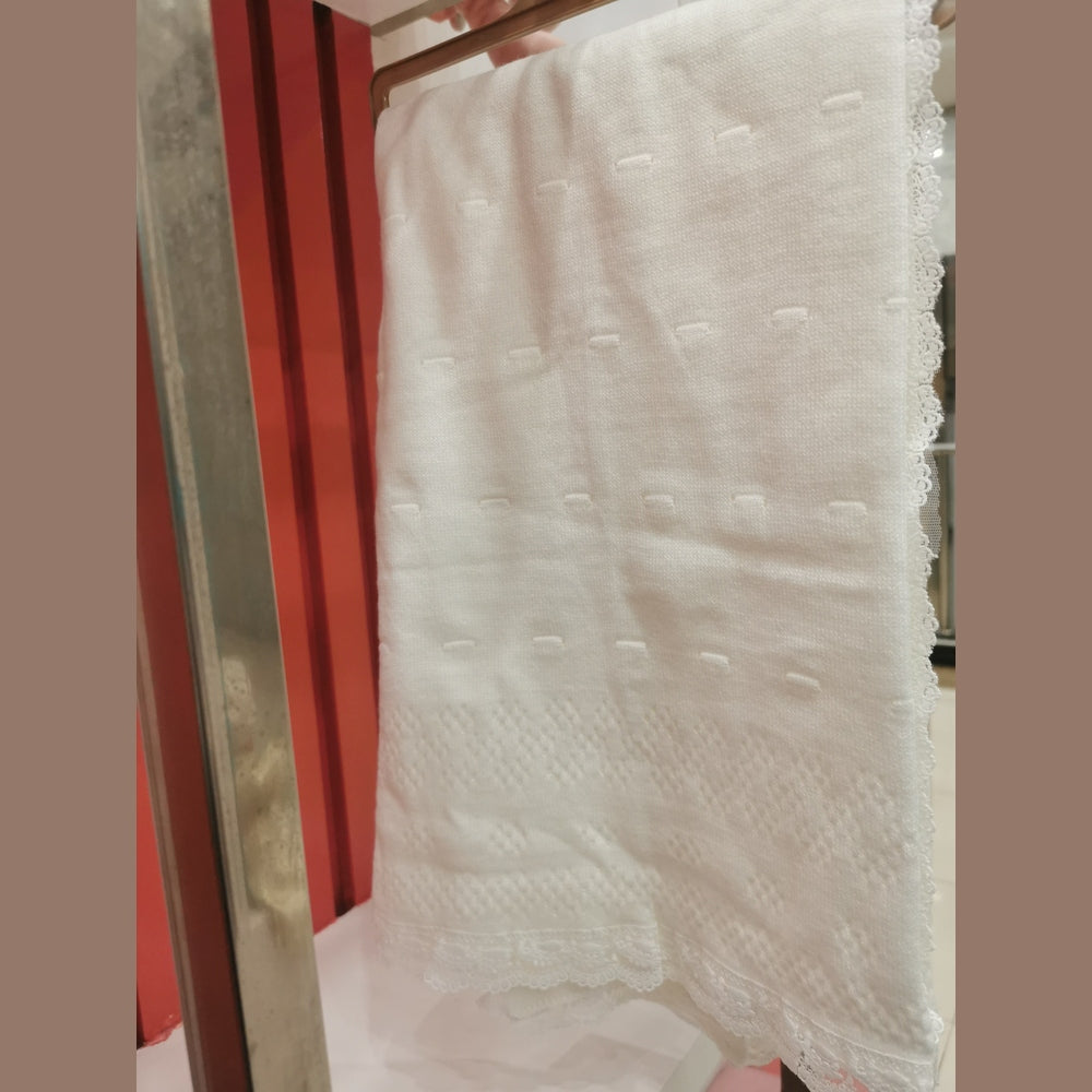 شال مواليد صوف تركي مع دانتيل🤍